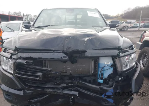 2021 Ram 1500 Big Horn 4X4 6'4 Box z USA, uszkodzony, nr VIN 1C6SRFBT3MN787633